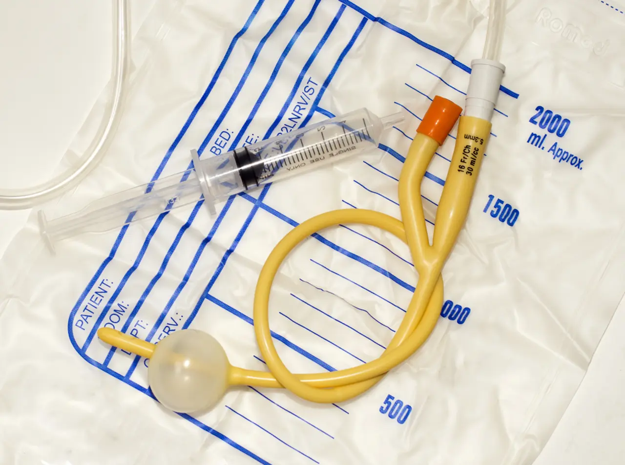 Free urinary catheter for seniors